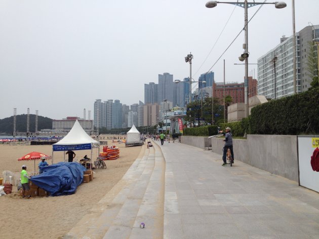 海雲台ビーチ内の歩道